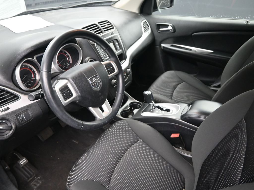 Used 2018 Dodge Journey SE w/ Popular Equipment Group FWD image 14