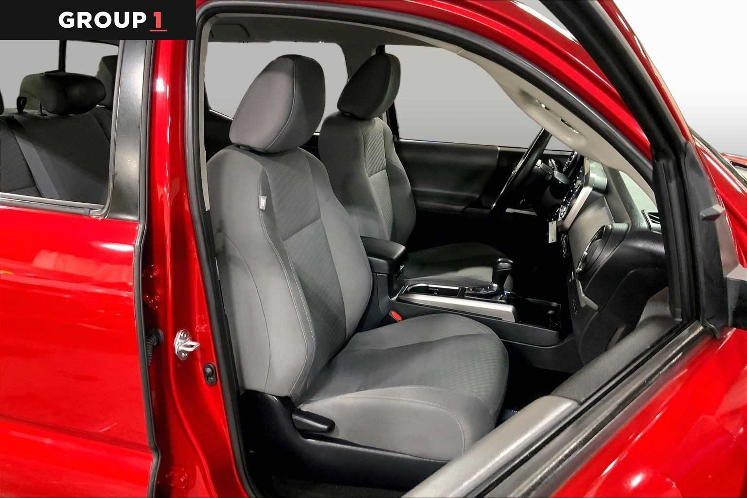 Certified 2021 Toyota Tacoma SR5 AWD/4WD image 9