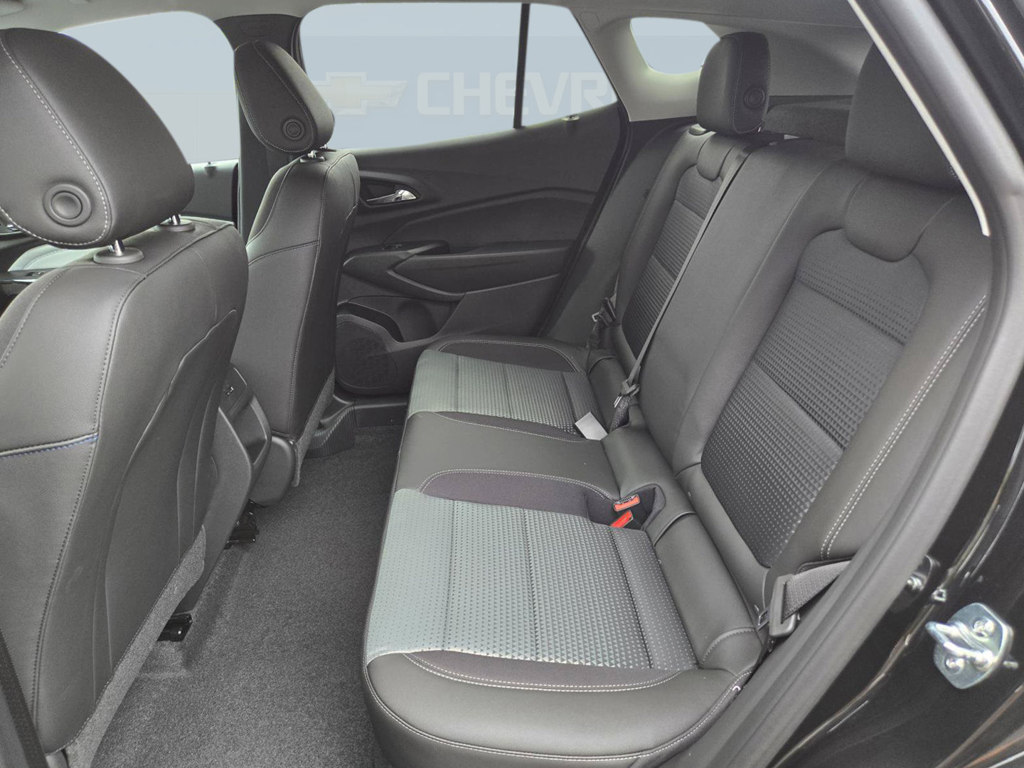 New 2026 Chevrolet Trax LT w/ LT Convenience Package FWD image 13
