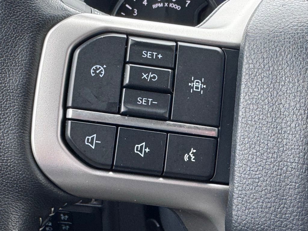 Used 2024 Ford Expedition XLT AWD/4WD image 7