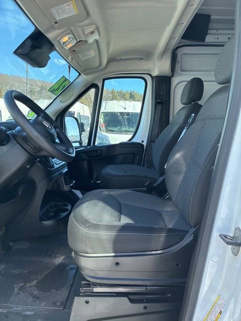 Used 2025 RAM ProMaster 2500 w/ Convenience Group image 17