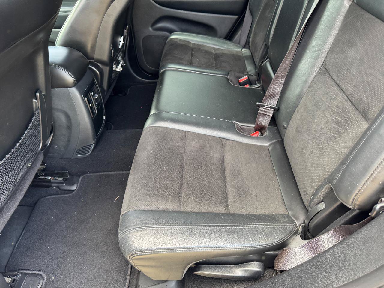Used 2019 Jeep Grand Cherokee Laredo w/ Laredo X Package RWD image 19