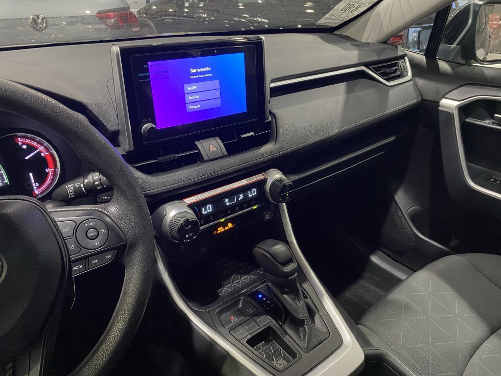 Used 2025 Toyota RAV4 XLE FWD image 8