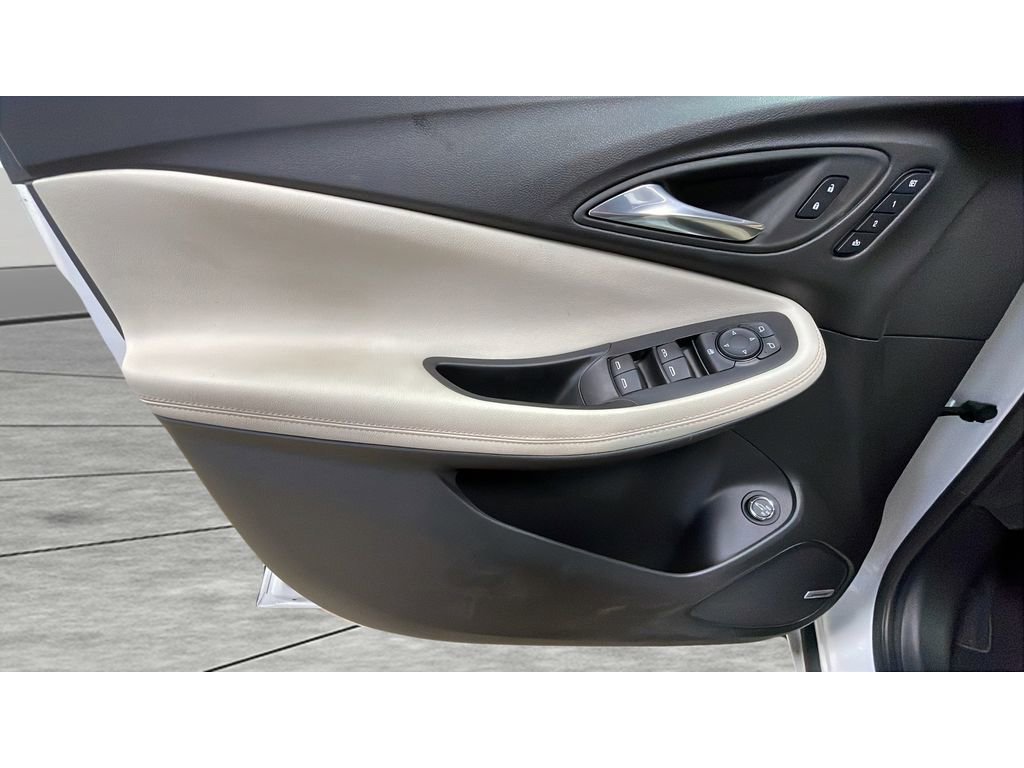 Used 2024 Buick Encore GX Avenir w/ Avenir Technology Package image 10