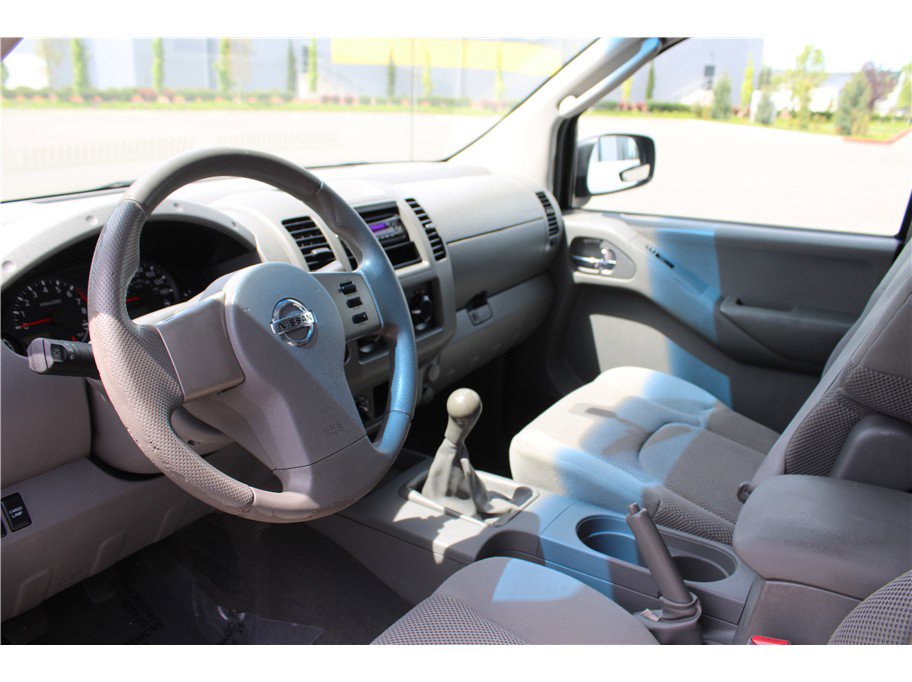 Used 2008 Nissan Frontier SE w/ SE Value Truck Pkg AWD/4WD image 8