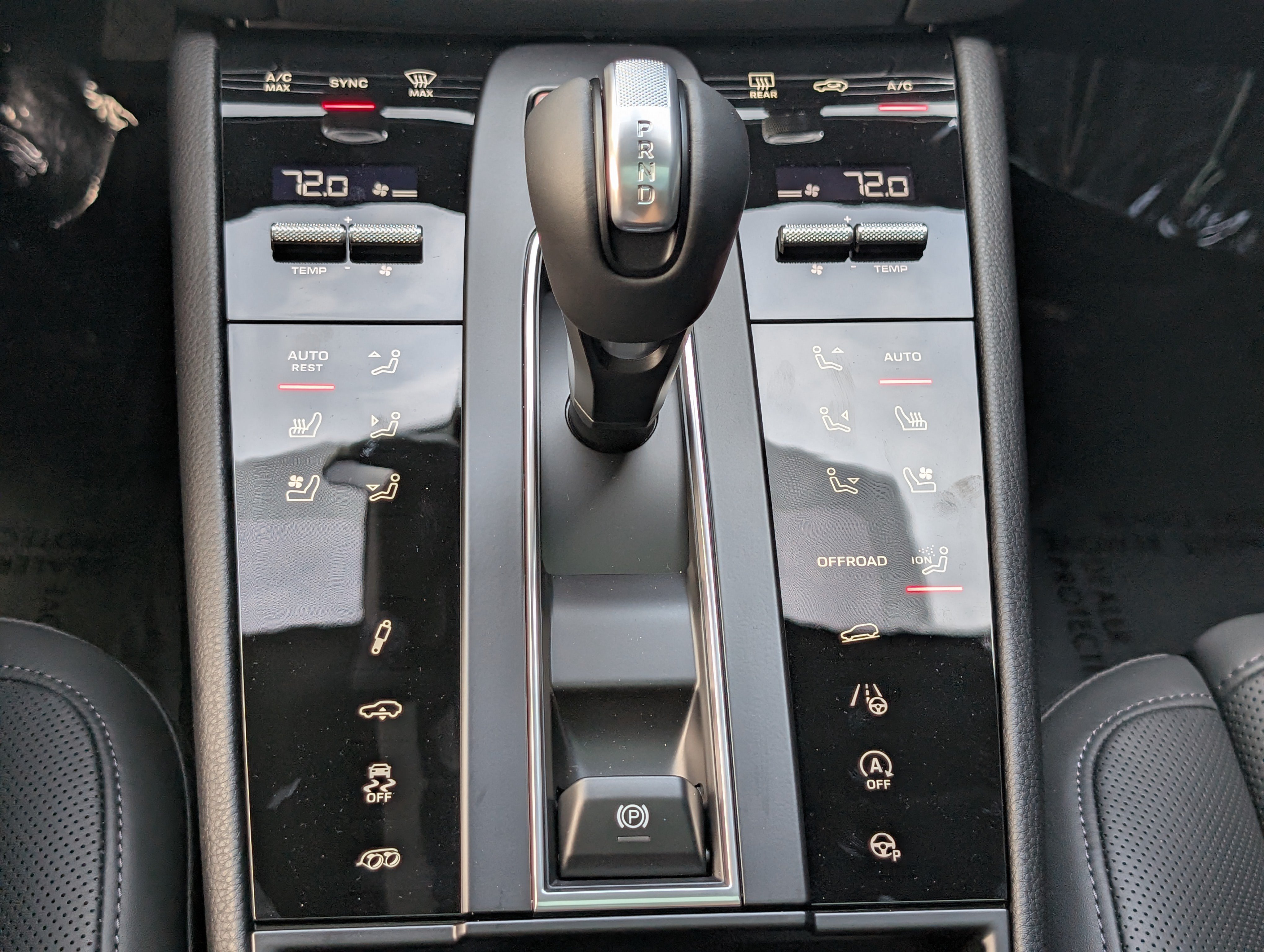 New 2026 Porsche Macan GTS AWD/4WD image 38