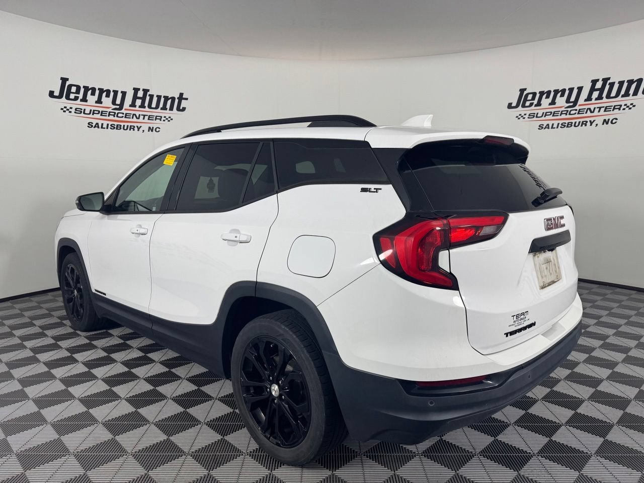 Used 2020 GMC Terrain SLT w/ Preferred Package FWD image 9