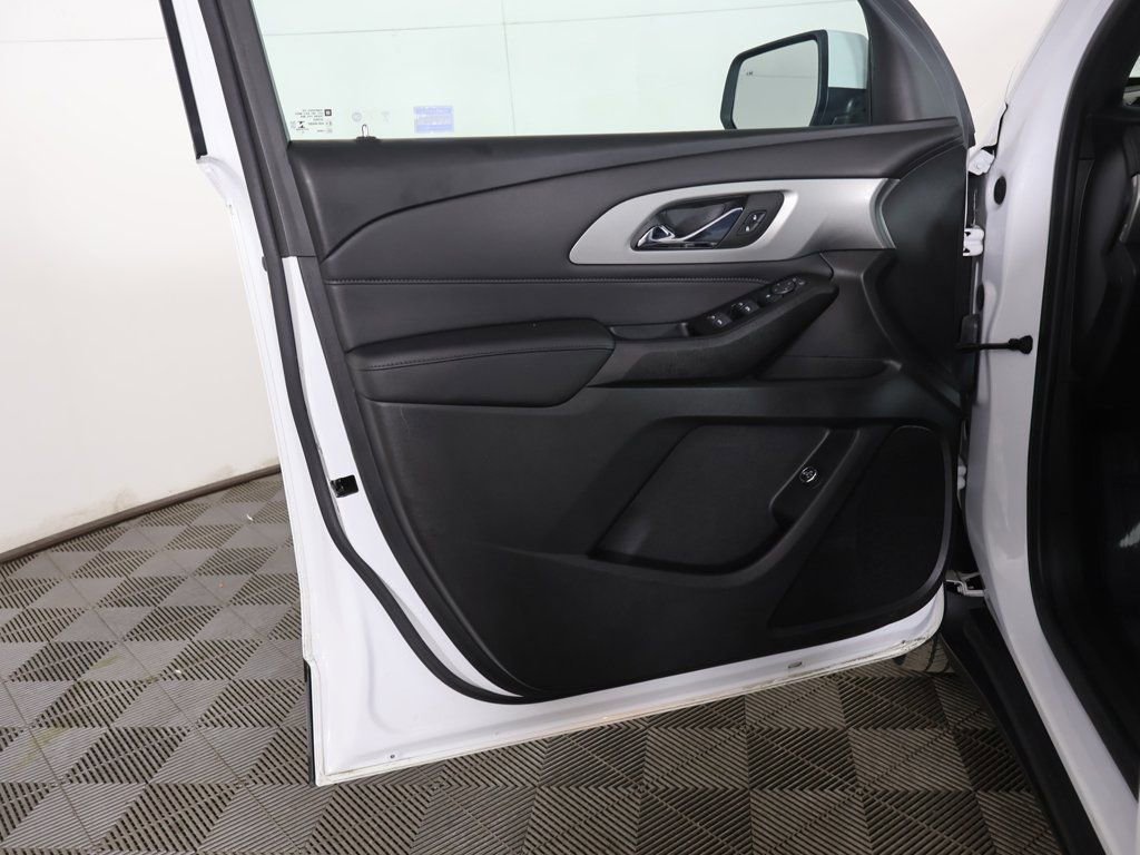 Used 2023 Chevrolet Traverse LT w/ LPO, Floor Liner Package image 25
