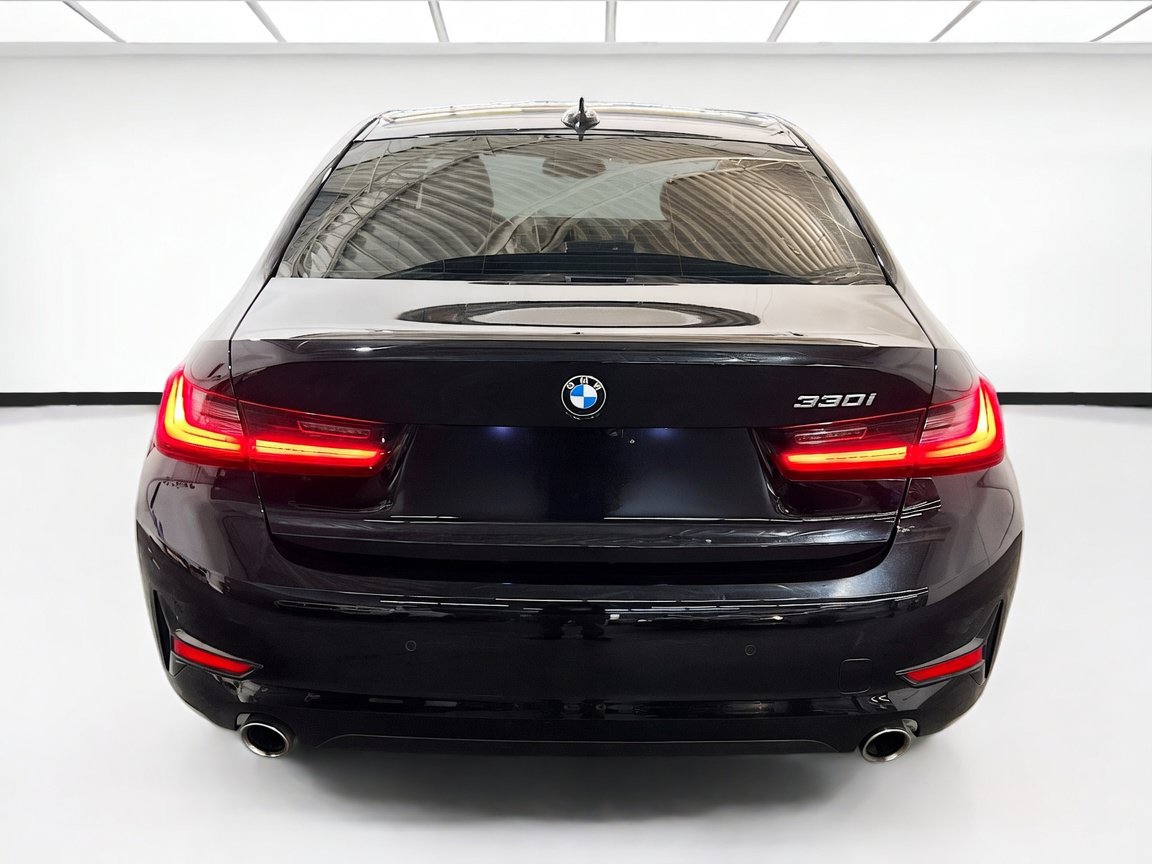 Used 2022 BMW 330i Sedan w/ Premium Package 2 RWD image 5