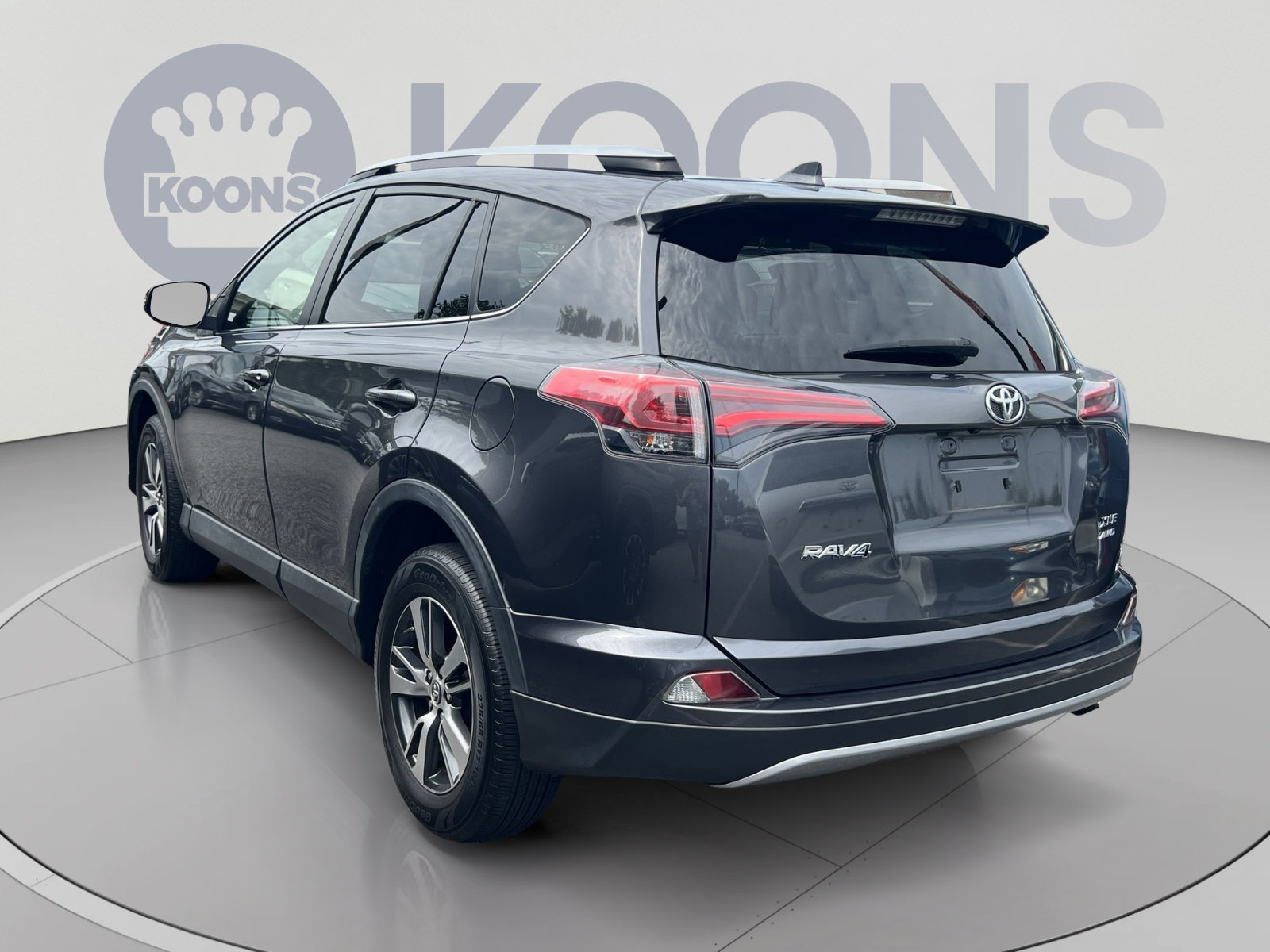 Used 2018 Toyota RAV4 XLE w/ Plus Extra Value Package AWD/4WD image 2