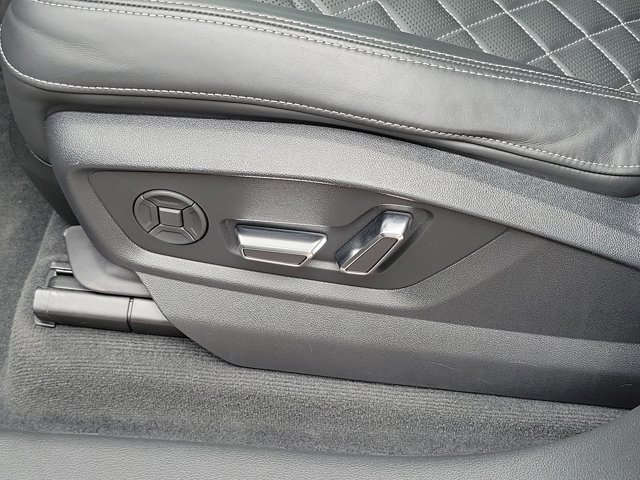 Used 2022 Audi SQ8 Prestige image 12