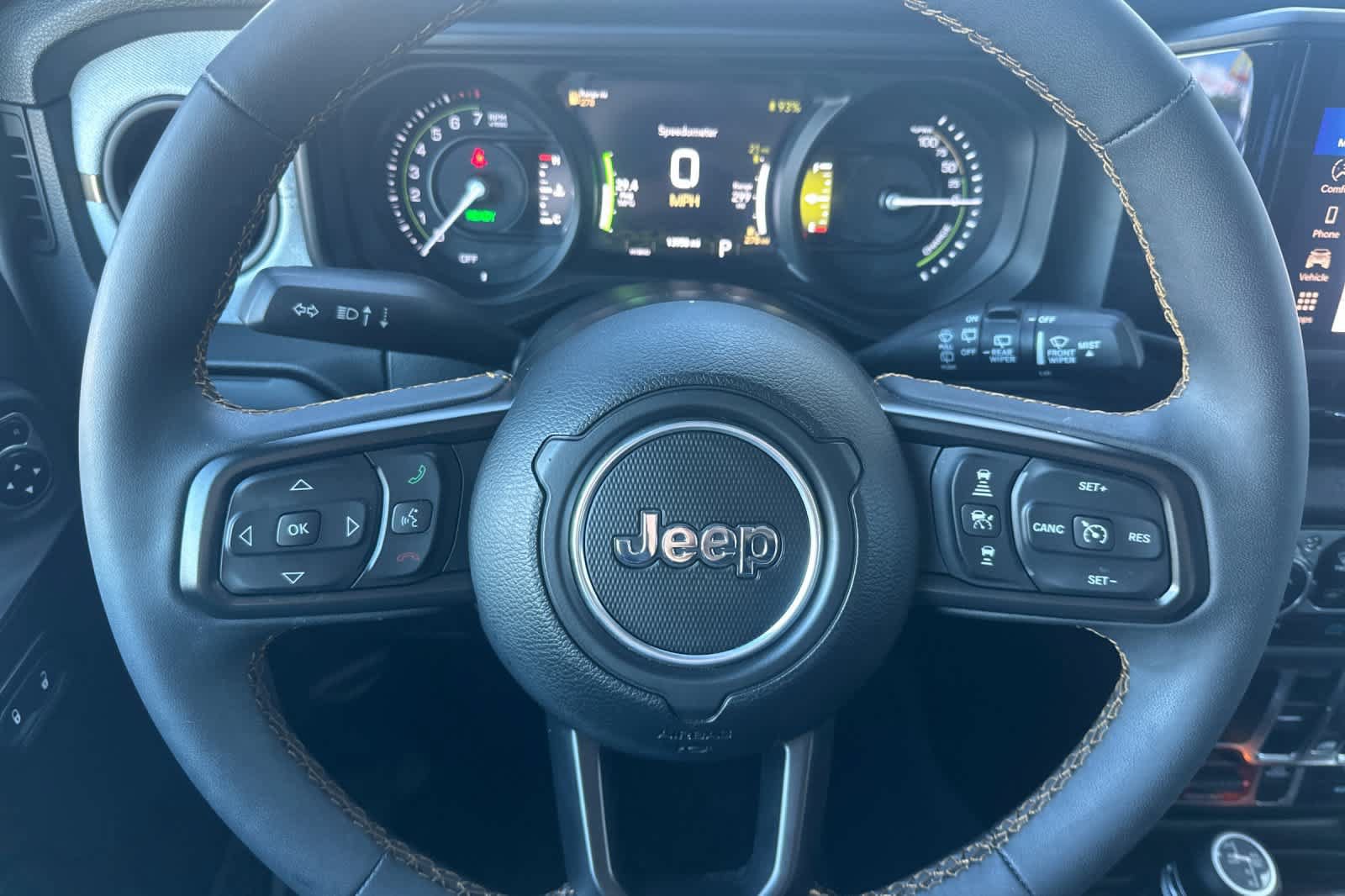 Used 2024 Jeep Wrangler Unlimited AWD/4WD image 25