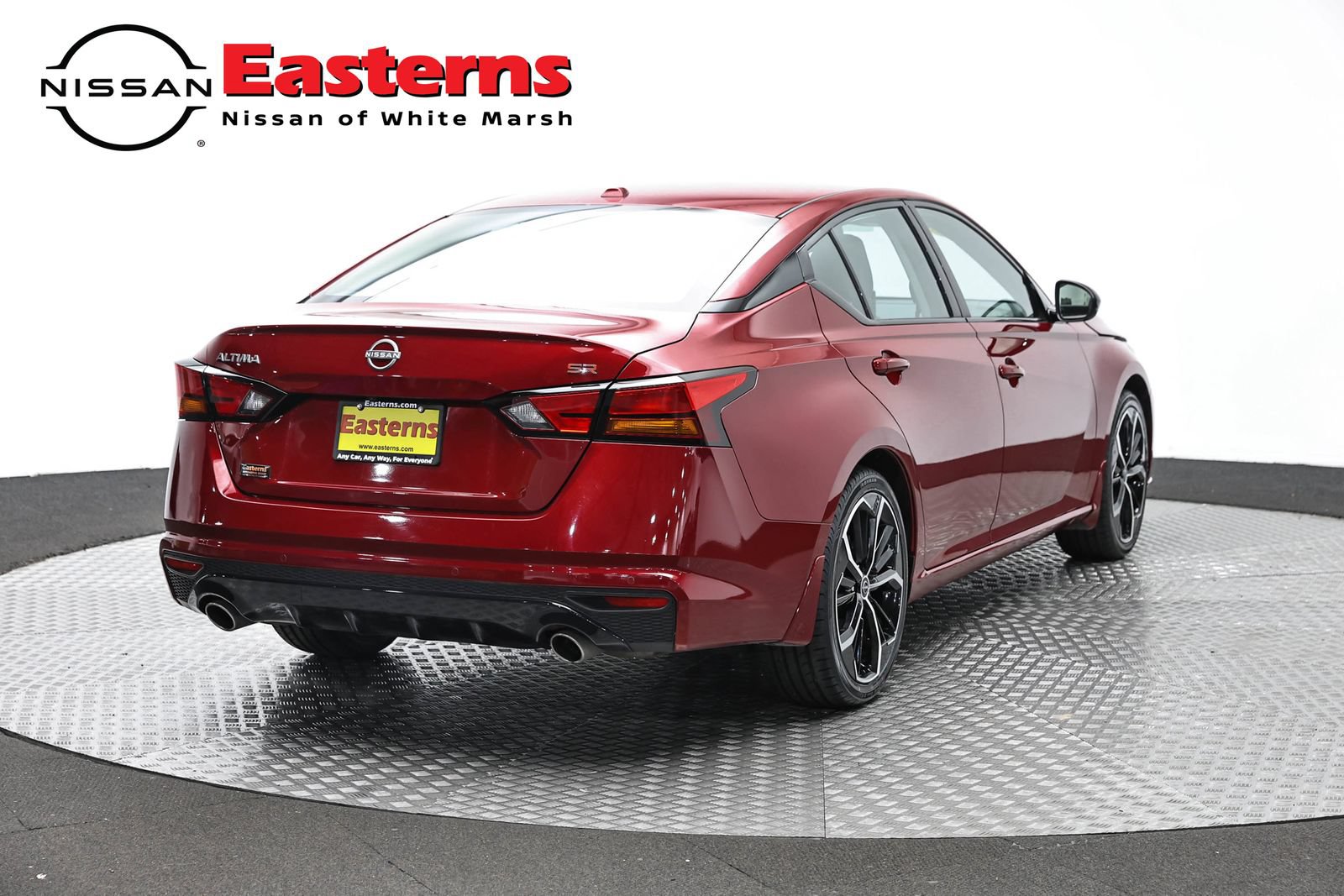 Used 2024 Nissan Altima 2.5 SR w/ SR Premium Package FWD image 5