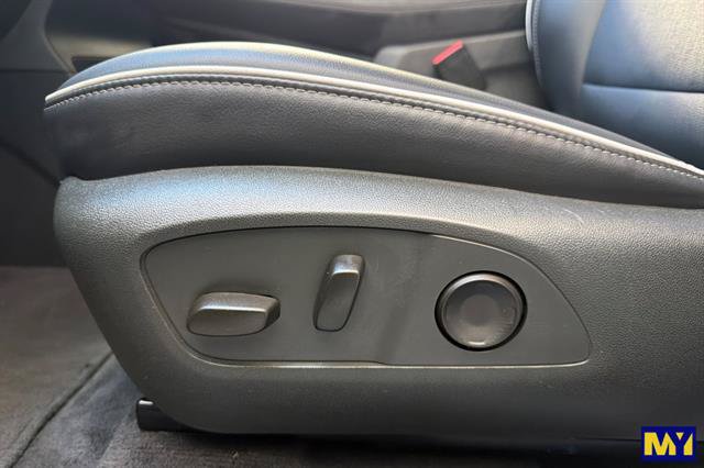 Used 2025 Buick Enclave Preferred AWD/4WD image 13