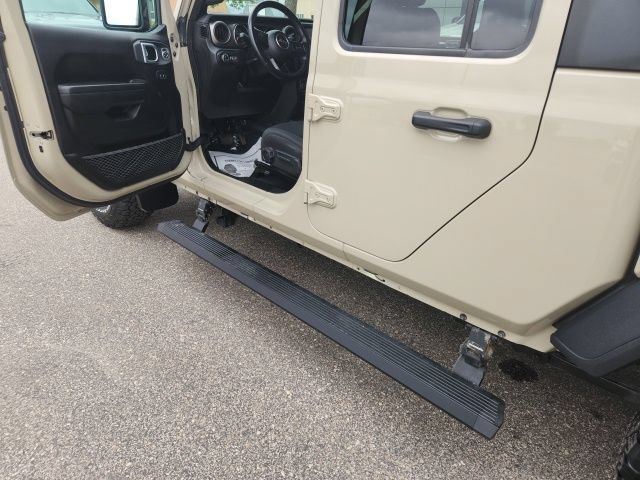 Used 2020 Jeep Gladiator Sport w/ Quick Order Package 24S AWD/4WD image 13
