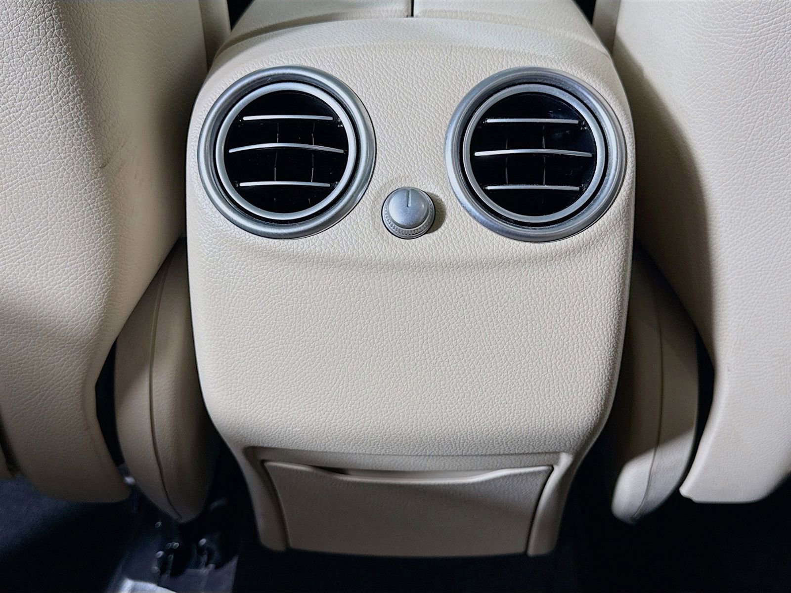 Used 2018 Mercedes-Benz GLC 300 4MATIC image 24