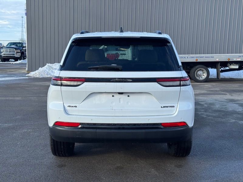 New 2025 Jeep Grand Cherokee Limited w/ Black Appearance Package image 4