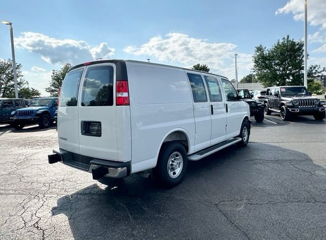 Used 2025 Chevrolet Express 2500 w/ Driver Convenience Package RWD image 16