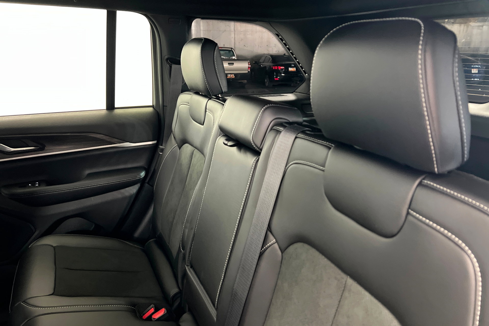 New 2026 Jeep Grand Cherokee Altitude AWD/4WD image 20