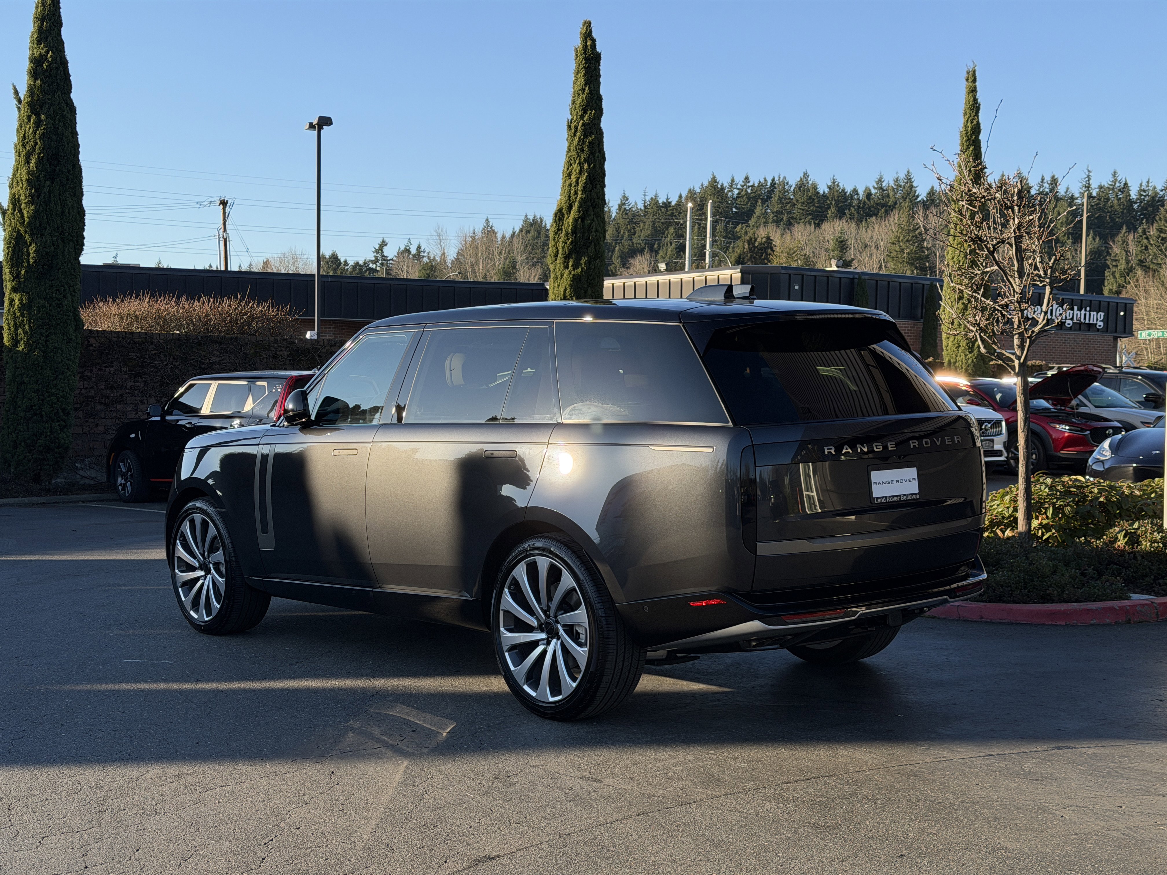 New 2026 Land Rover Range Rover Long Wheelbase SE AWD/4WD image 6