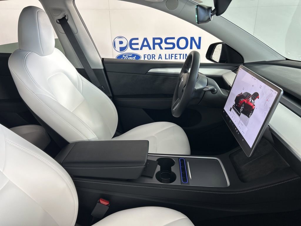 Used 2024 Tesla Model Y Long Range image 27