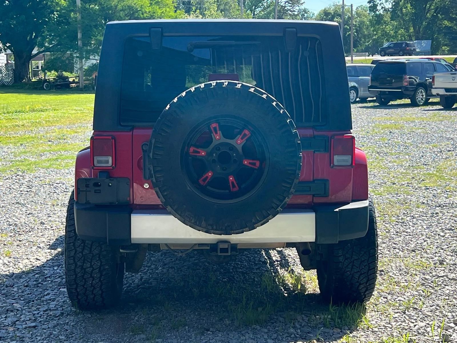 Used 2013 Jeep Wrangler Unlimited Sahara w/ Dual Top Group AWD/4WD image 4