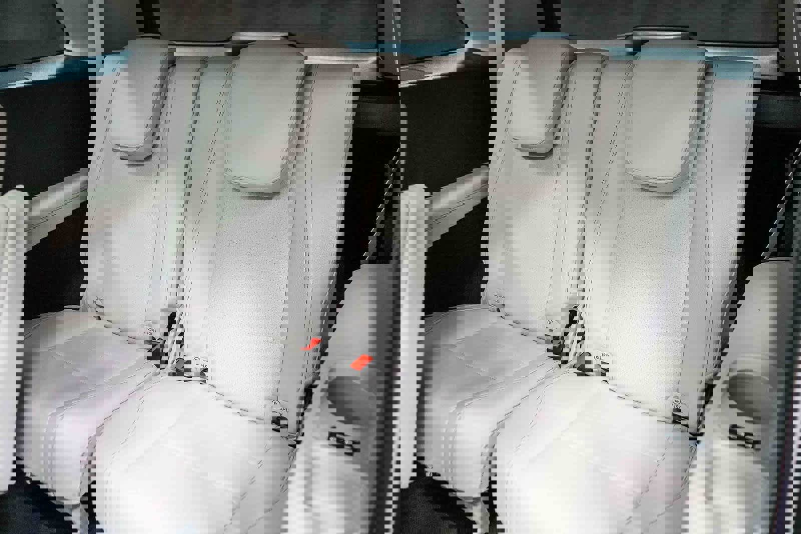 Used 2025 Mercedes-Benz GLS 450 4MATIC image 19