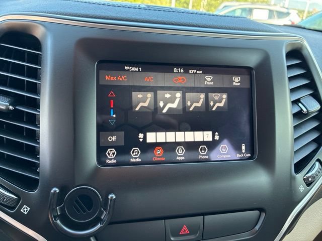 Used 2019 Jeep Cherokee Latitude w/ Popular Appearance Group AWD/4WD image 10