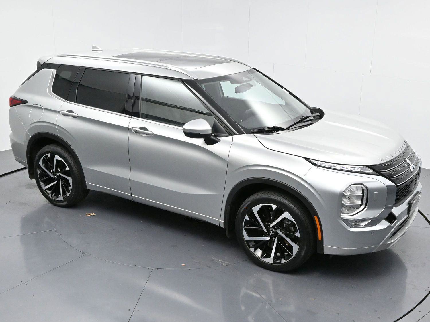 Used 2023 Mitsubishi Outlander SEL image 37