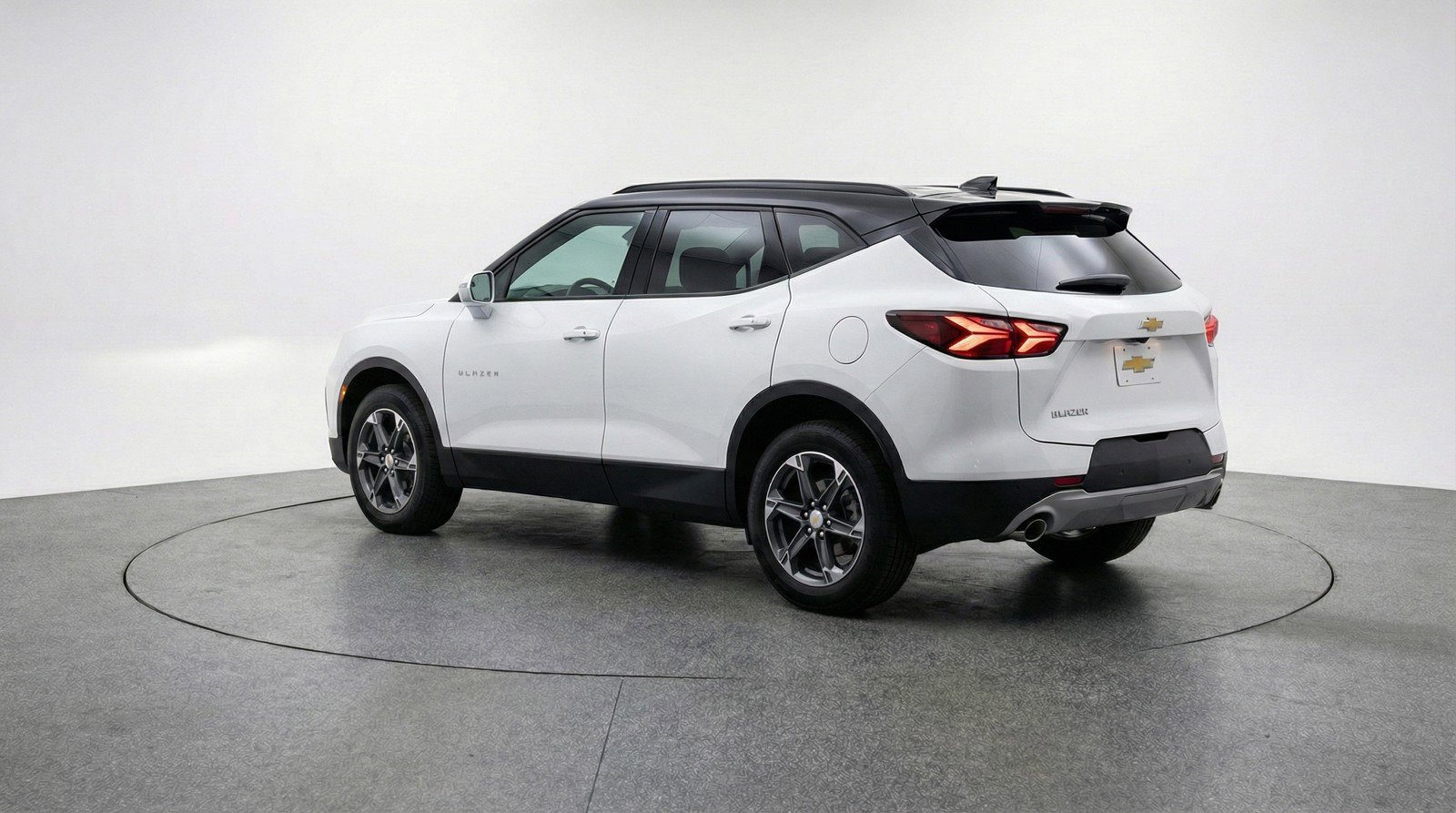 Used 2025 Chevrolet Blazer LT image 6