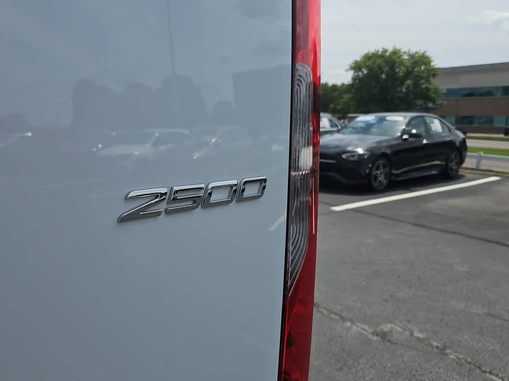 Used 2025 Mercedes-Benz Sprinter 2500 image 6