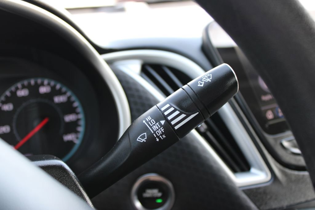 Used 2023 Chevrolet Malibu LS FWD image 34