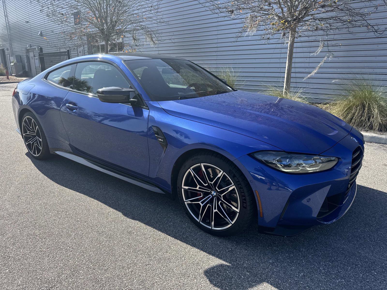 Used 2023 BMW M4 Coupe w/ M Carbon Exterior Package image 4