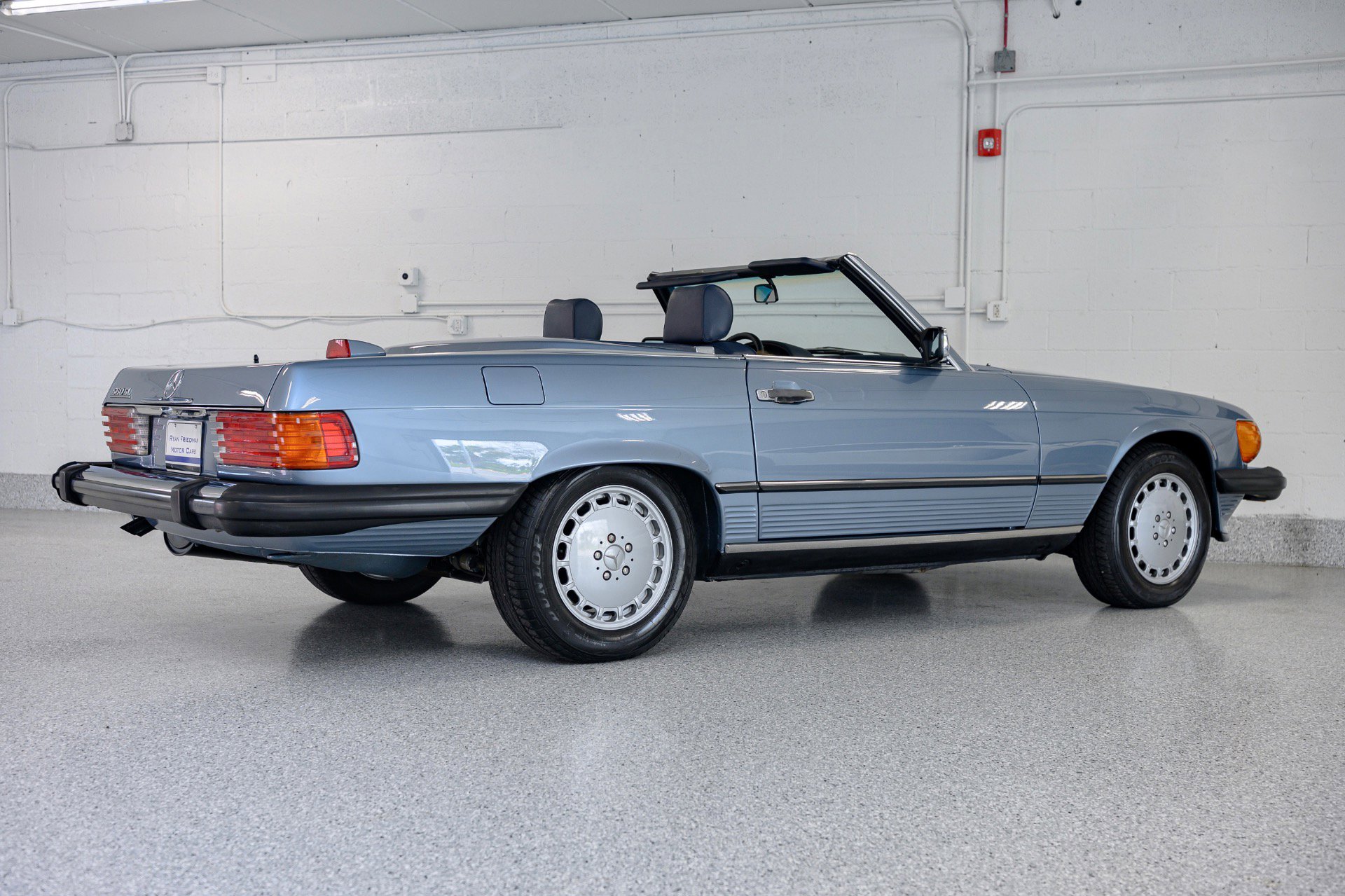 Used 1987 Mercedes-Benz 560 SL image 3