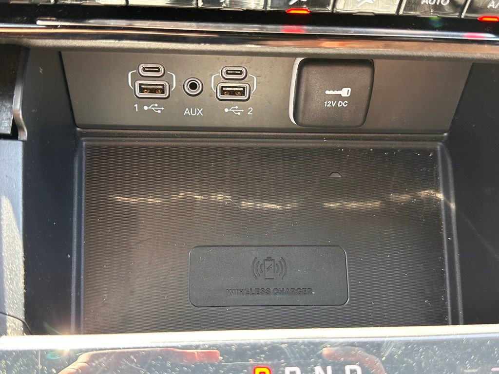 Used 2024 Jeep Grand Cherokee L Summit w/ Luxury Tech Group V image 36