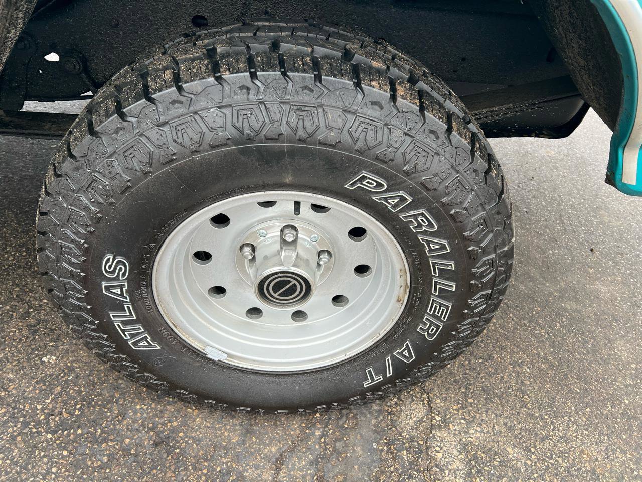 Used 1994 Ford Bronco XLT image 17