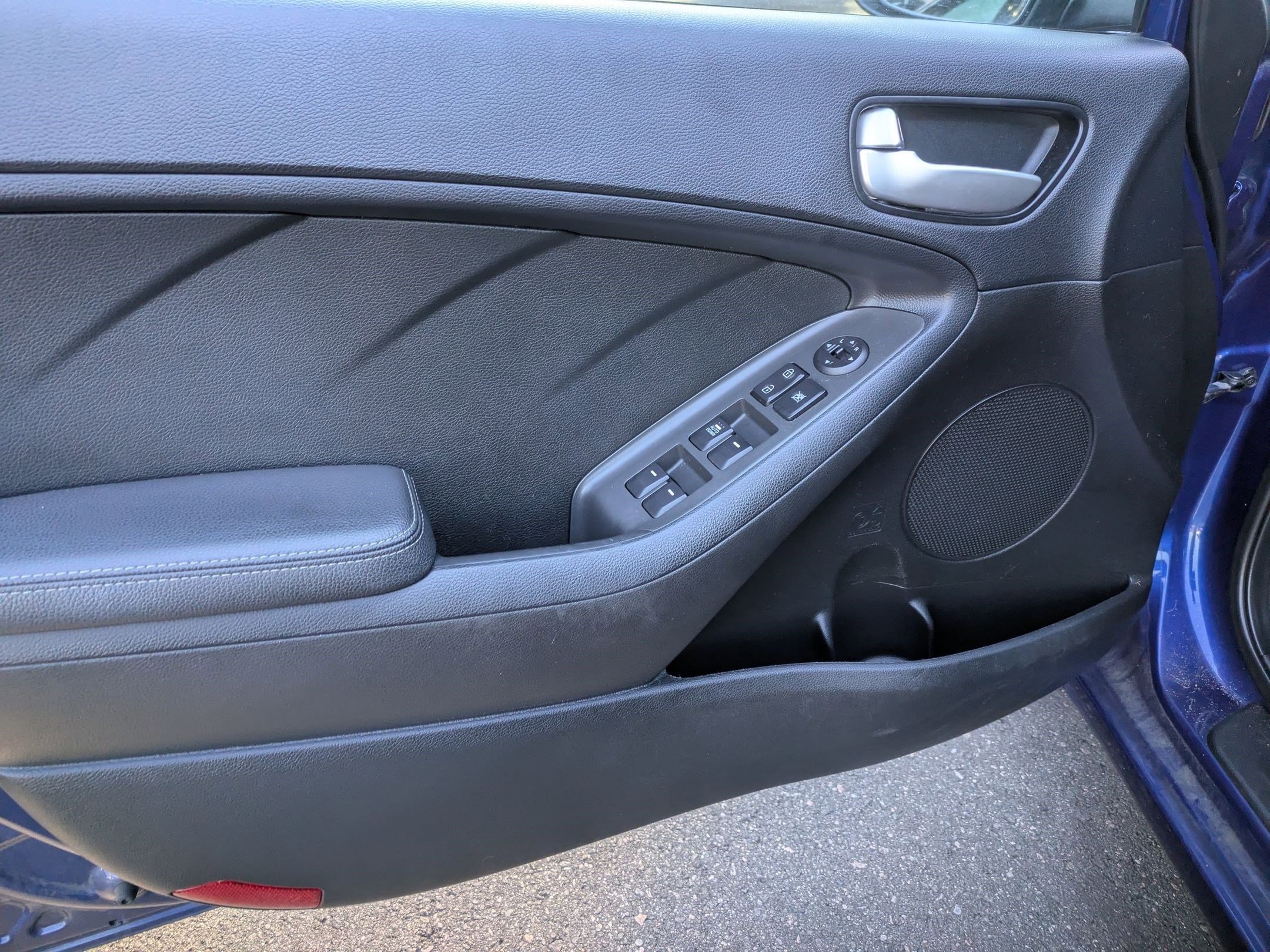 Used 2018 Kia Forte LX image 15