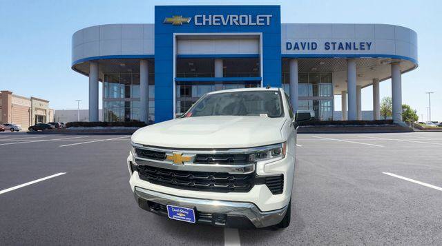 Used 2025 Chevrolet Silverado 1500 LT AWD/4WD image 3