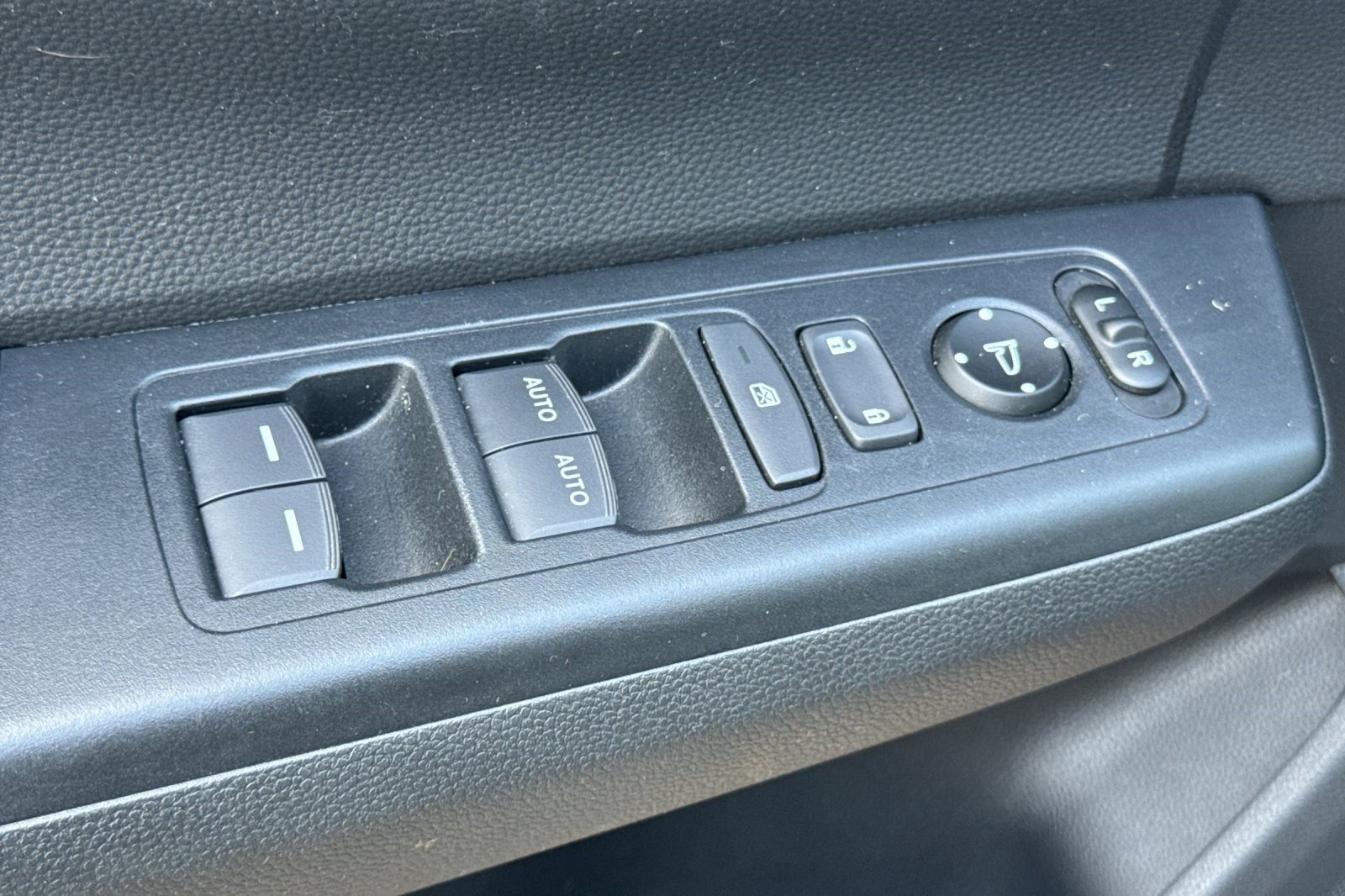 Used 2024 Honda CR-V EX image 14