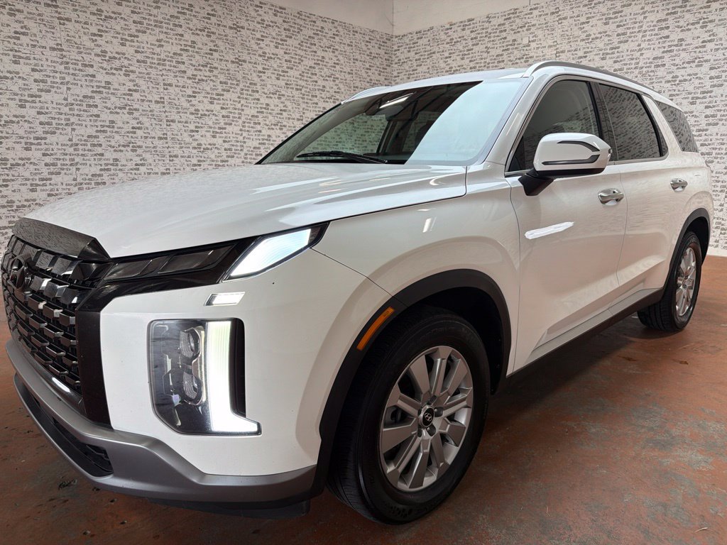 Used 2024 Hyundai Palisade SEL FWD image 3