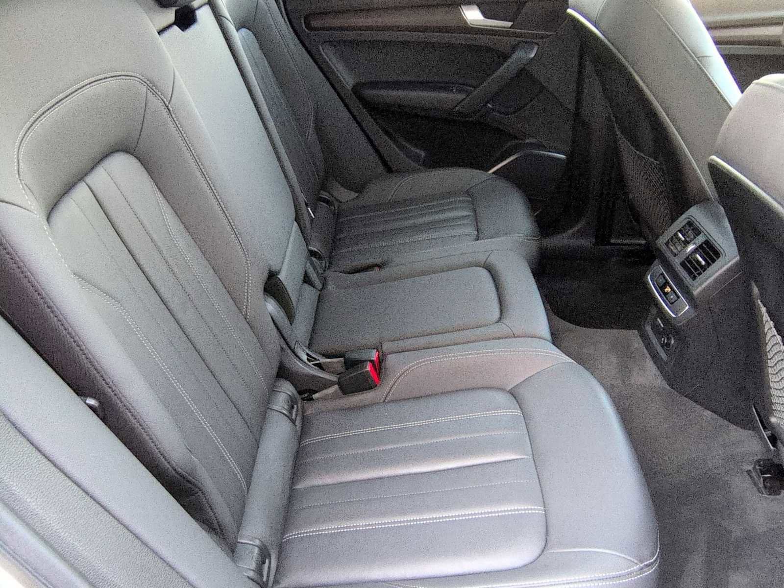 Used 2021 Audi Q5 Premium w/ Convenience Package image 22