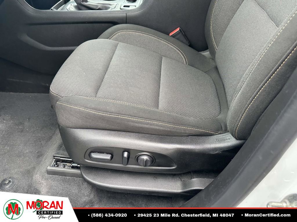 Used 2021 Chevrolet Traverse LT FWD image 20