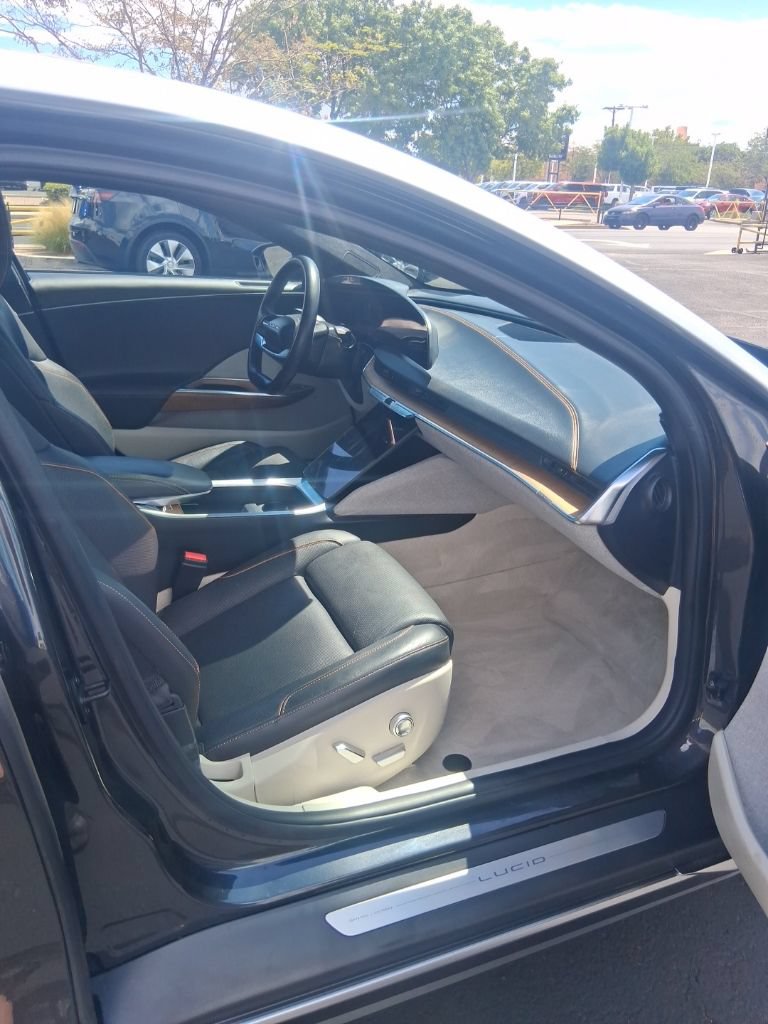 Used 2023 Lucid Air Touring AWD/4WD image 8