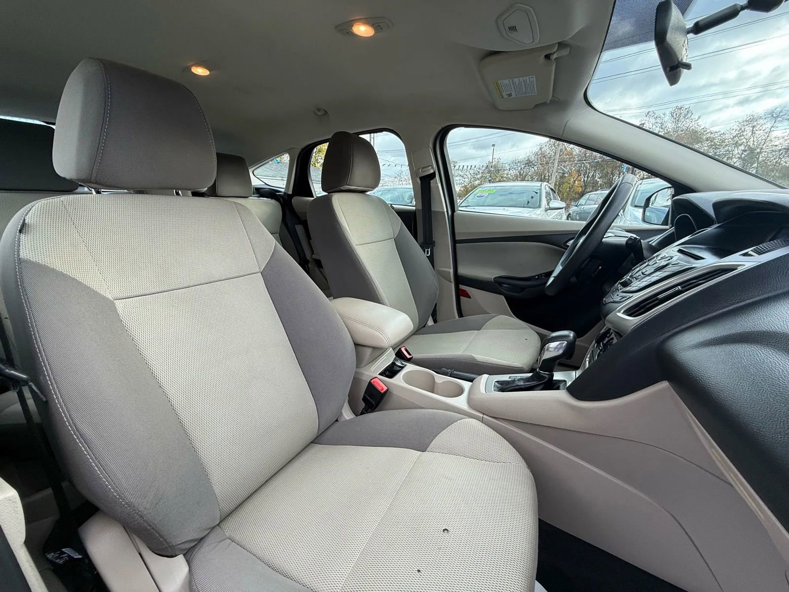 Used 2013 Ford Focus SE image 45