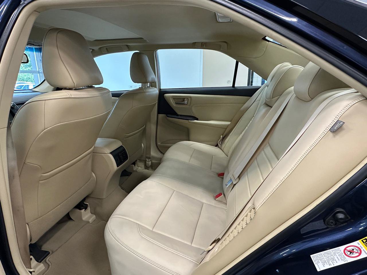 Used 2015 Toyota Camry XLE w/ Moonroof Package FWD image 21