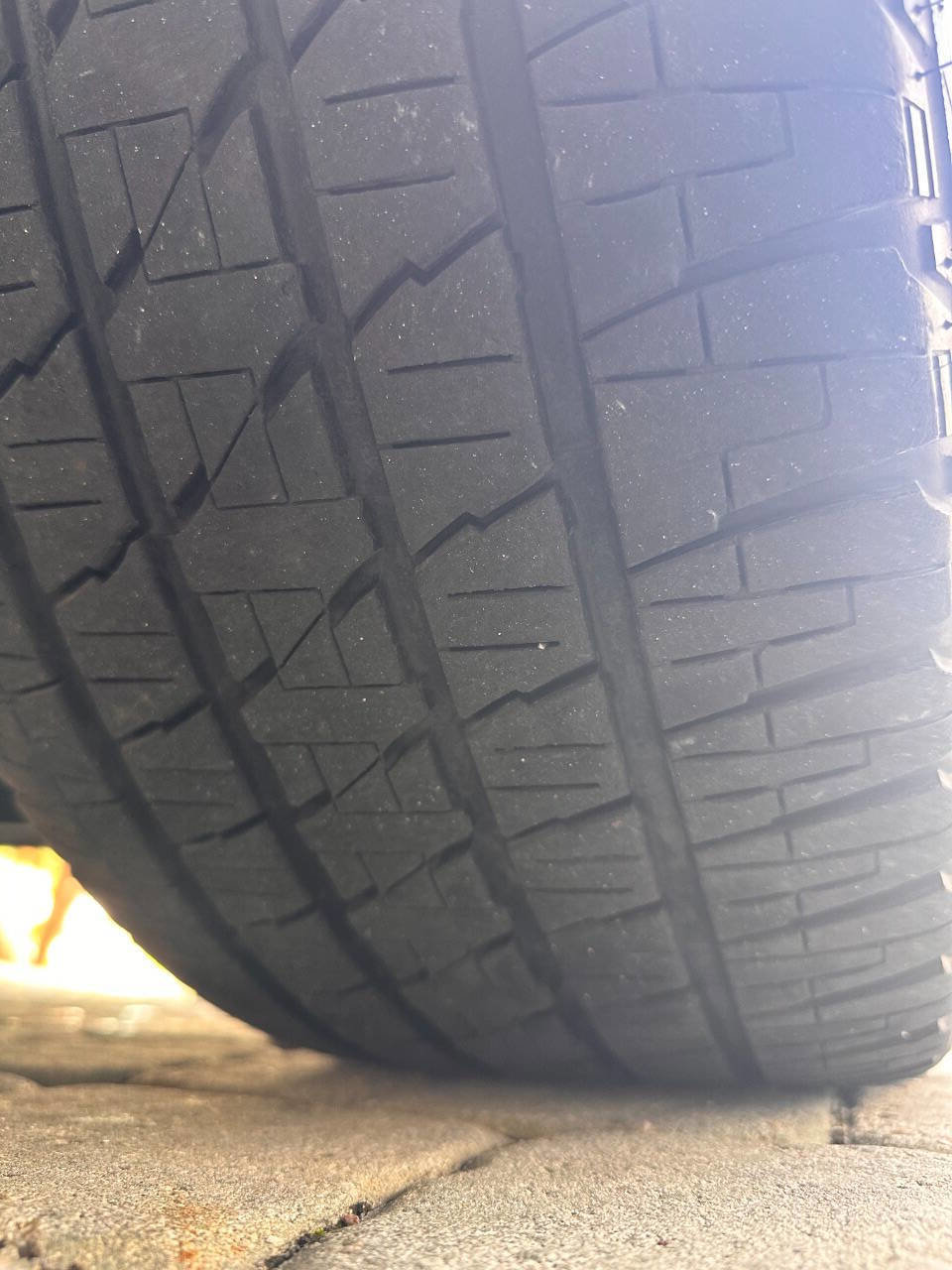 Used 2011 Cadillac Escalade Platinum image 42