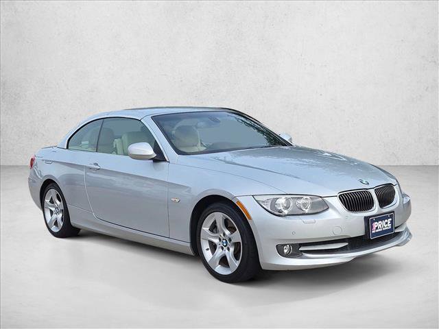 Used 2012 BMW 335i Convertible RWD image 3