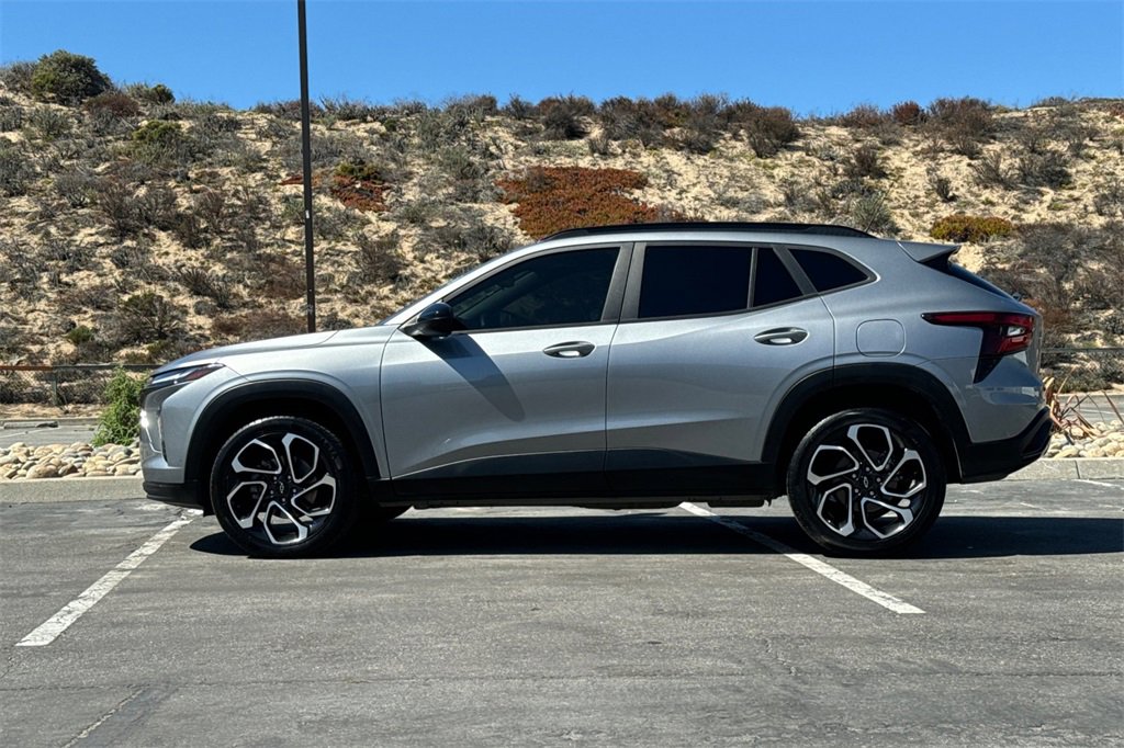 Used 2024 Chevrolet Trax RS w/ Sunroof Package image 6