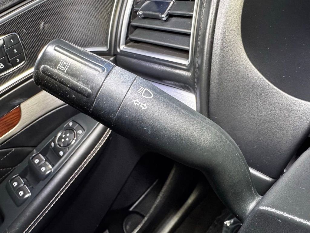 Used 2019 Ford Explorer Platinum image 29