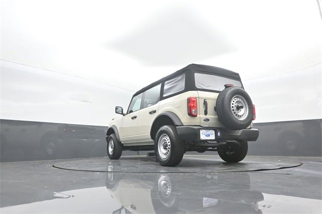 New 2025 Ford Bronco 4-Door image 30